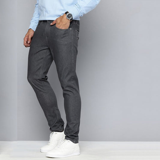 Rugged Style Men’s Jeans Tapered Fit Distressed Wash